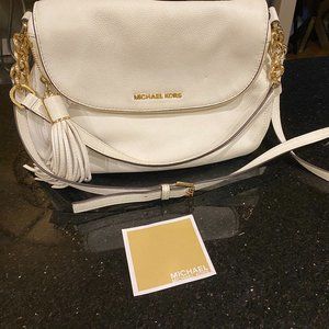 MICHAEL KORS BEDFORD MEDIUM TASSEL BAG